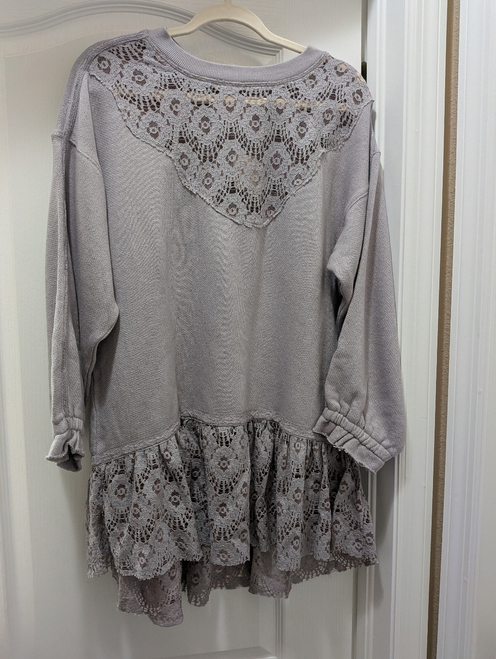 Lace-Tiered Knit Pullover Top - Lilac